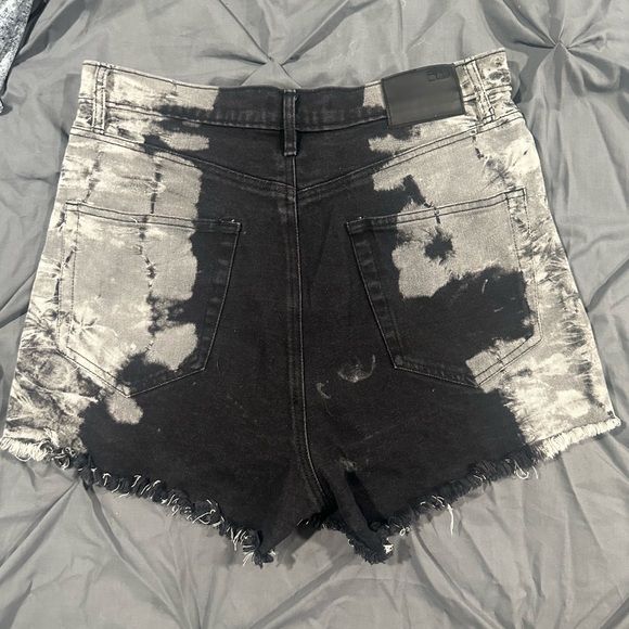 High rise shorts - Picture 3 of 3